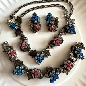 Floral Vintage Jewelry Set with Blue and Pink Accents
